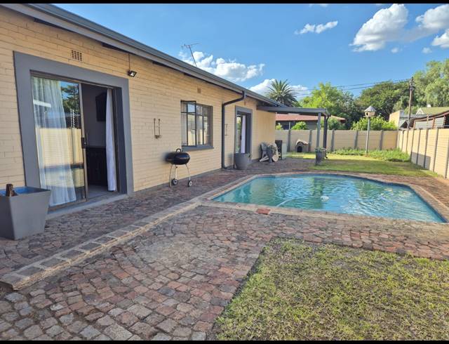 3 BEDROOM HOUSE FOR SALE IN VANDERBIJLPARK SE 1
